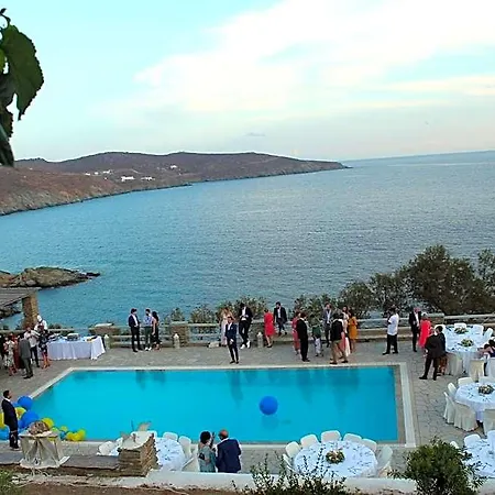 Отель En Plo Isternia (Tinos)