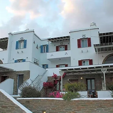 Отель En Plo Isternia (Tinos)
