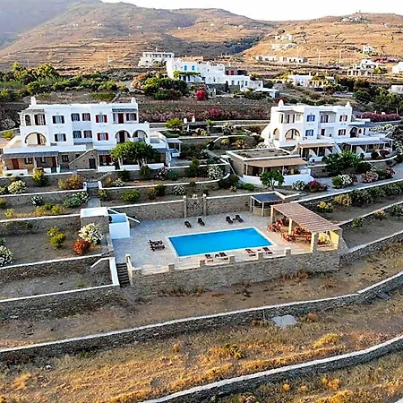 Отель En Plo Isternia (Tinos)