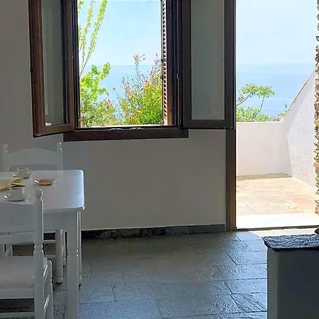 Отель En Plo Isternia (Tinos)